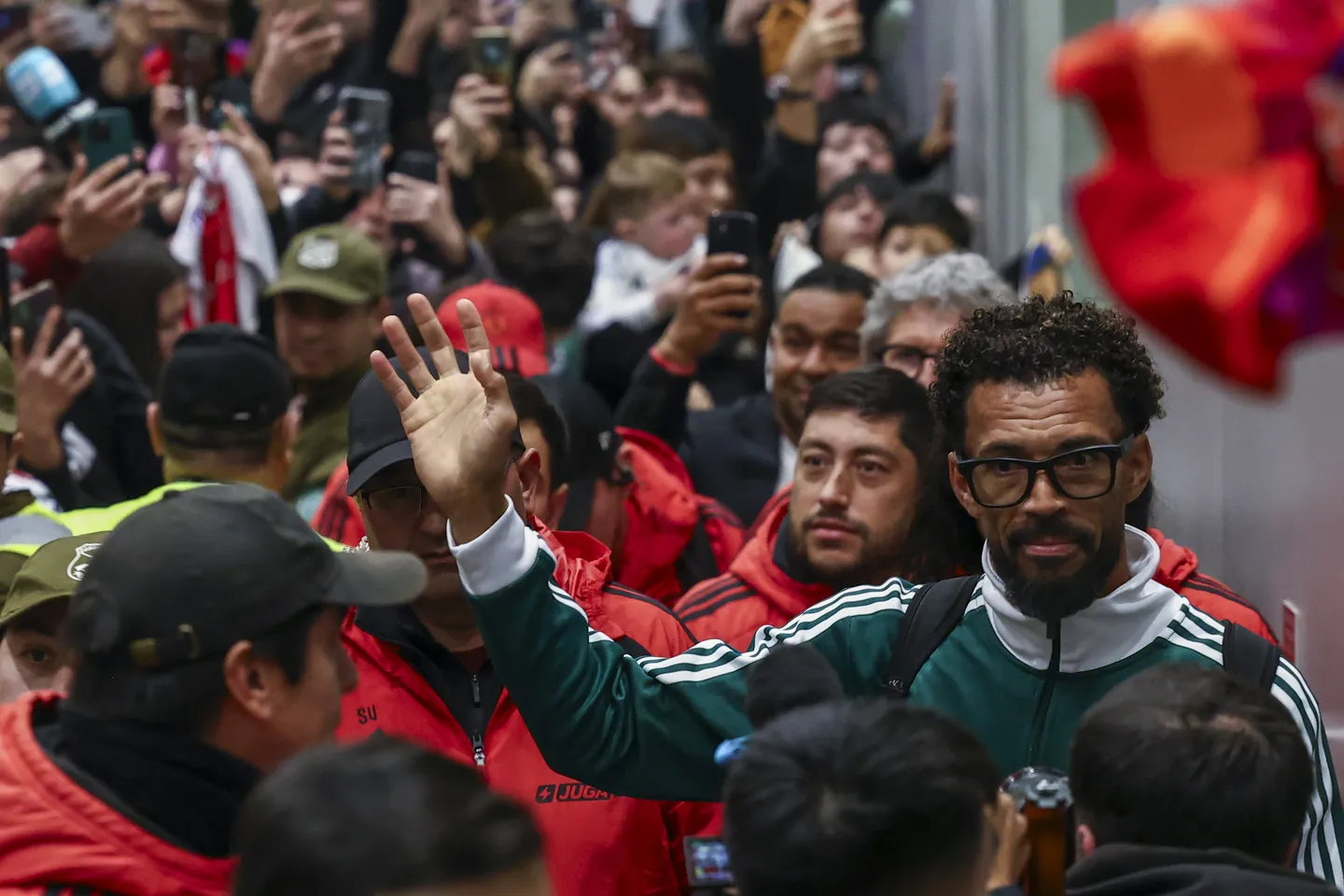 Cabo Verde star Vozinha arrives to hero's welcome in Chile