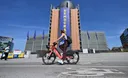 Primarul orașului Como, lovit de o bicicletă electrică, interzice utilizarea acestora în oraș
