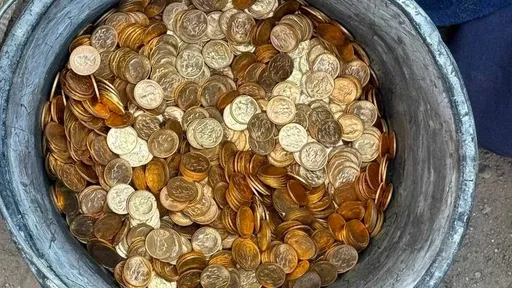 Egy felújítás alatt álló épület falában 9 millió euró értékű aranyat találtak