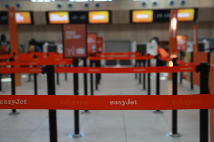 Штрајкот на кабинскиот персонал на изиЏет (еasyJet) прекина стотици летови во Португалија