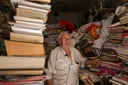Сирија: 91 годишниот Ризкулах Абд од Алепо ја чува културната меморија со архива од милион книги