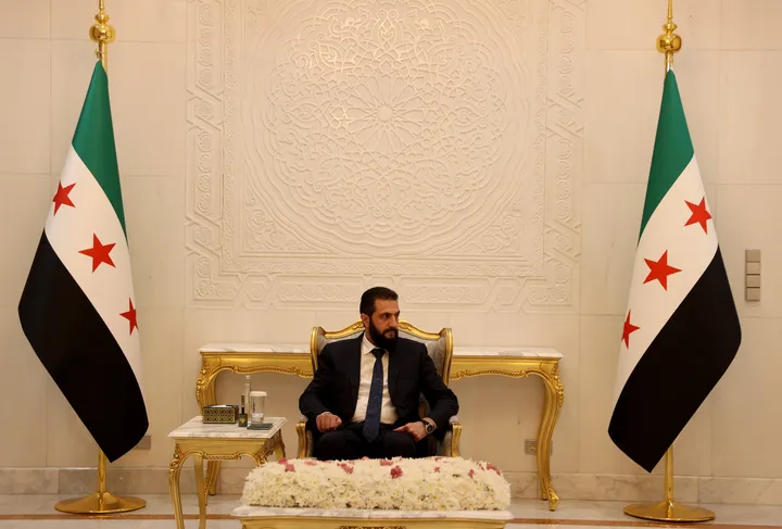 Shugaban Siriya ya naɗa tsohon shugaban ƙungiyar SDF/YPG a matsayin mai ba shi shawara