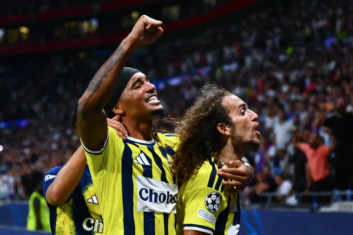 Fenerbahce beat Olympique Lyonnais 2-1 to return to Champions League