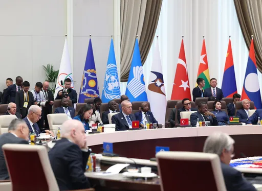 أردوغان يصف منظمة شنغهاي بـ"النجمة الصاعدة" ويُشيد بأهمية "حلف مكة للدفاع"