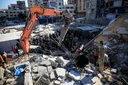 Најмалку девет Палестинци загинале при уривање на оштетена зграда во градот Газа