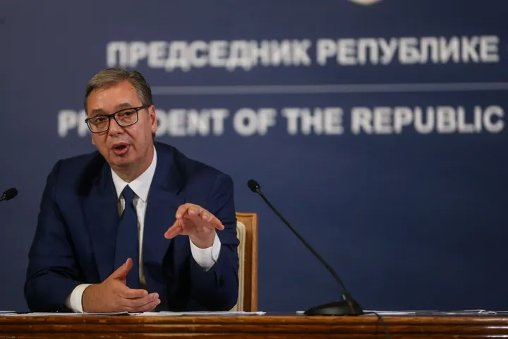 Александар Вучиќ поднесе оставка од функцијата претседател на Србија пред предвремените избори