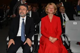 رۇسىيە يېزا ئىگىلىك مىنىستىرى لۇت: تۈركىيە بىلەن رۇسىيە يېزا ئىگىلىك ساھەسىدە بىر-بىرىنى تولۇقلايدۇ