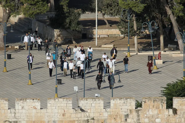 Des colons israéliens envahissent la mosquée Al Aqsa