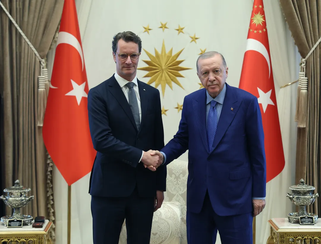 İlbaşı Ärdoğan Germaniyäneñ Tön’yaq Reyn-Vestfaliya federal cire prem'yer-ministrın qabul itte