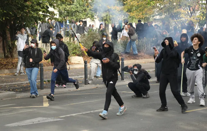 Középiskolások az elmúlt hét óta tartanak demonstrációkat iskoláik előtt Franciaországban