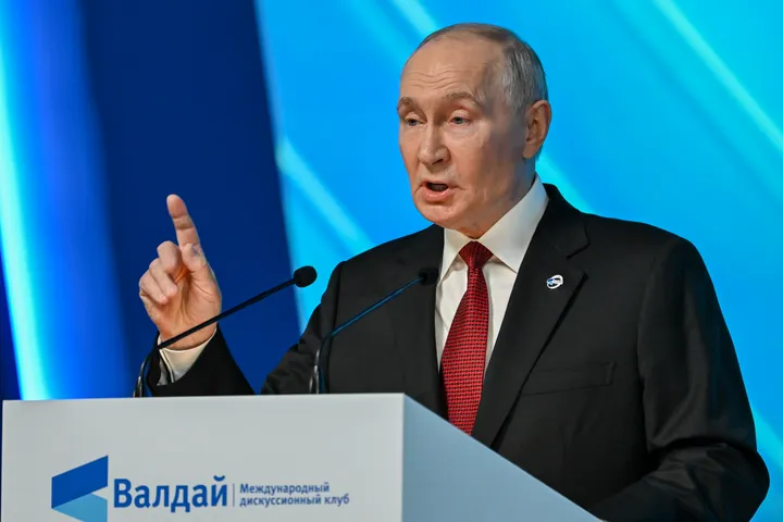 Путин: "В случай на пряка атака ще разгледаме възможността за използване на всички оръжия"
