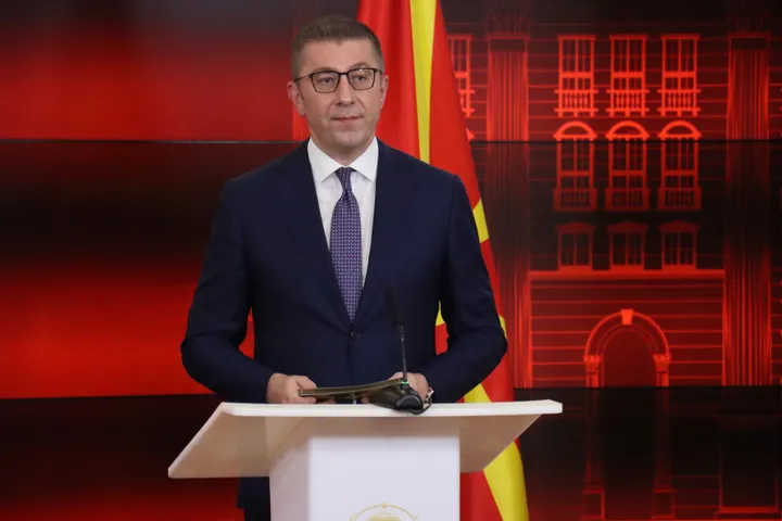 Mickoski uron kryesuesin e Listës Studentore në Serbi për rezultatin zgjedhor