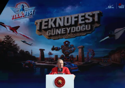 Erdogan: la Türkiye mène une “véritable révolution” dans l’industrie de la défense