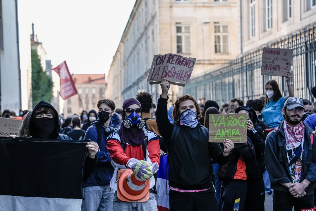 Nem csillapul a feszültség Franciaországban, ahol tovább tartanak a tüntetések