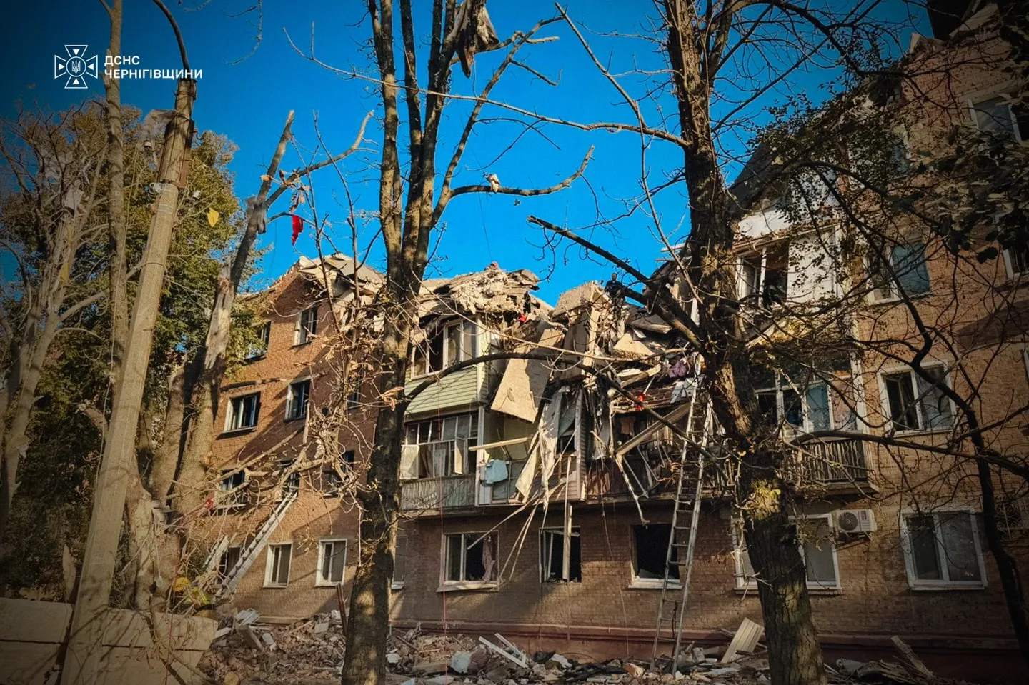 Ukraine: des frappes russes tuent 28 personnes