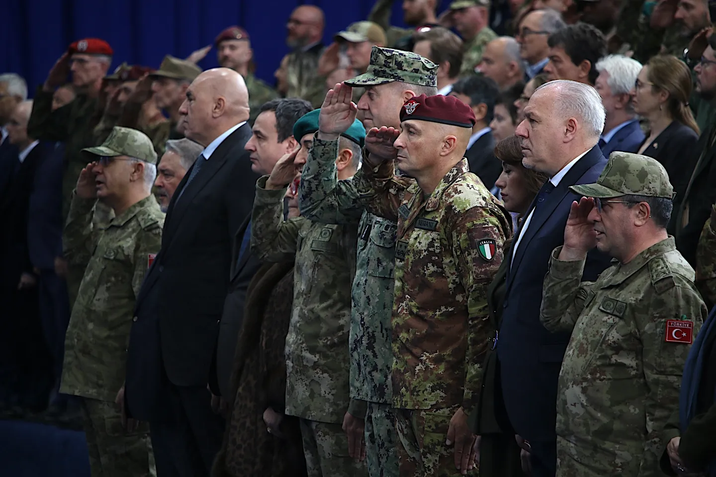 Италијанскиот генерал Роберто Вергори ја презеде командата на КФОР на Косово