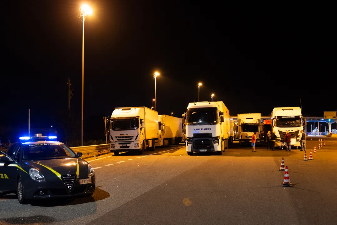 Իտալիայում բեռնատարների վարորդների բողոքի ցույցերը վառելիքի գների բարձրացման դեմ աճում են
