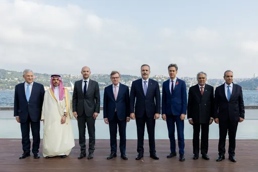 I ministri degli Esteri di Germania, Inghilterra, Francia e Italia hanno pubblicato una dichiarazione congiunta con R4