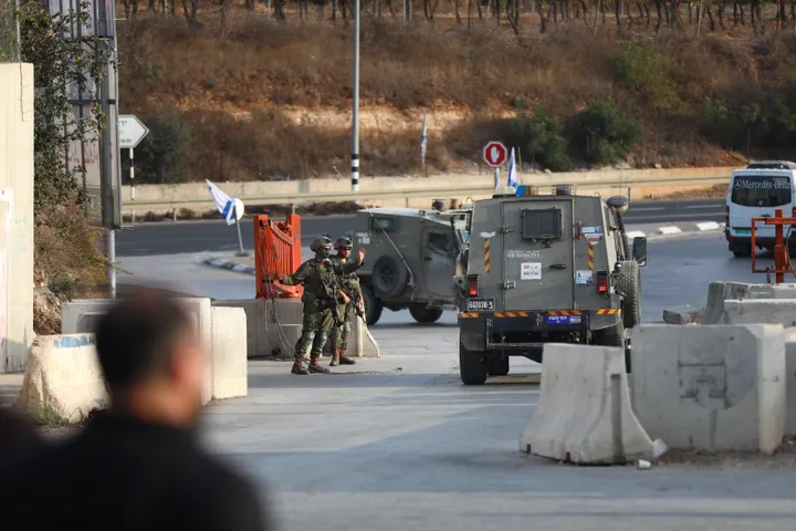 Το Ισραήλ συνέλαβε τουλάχιστον 13 Παλαιστίνιους στην κατεχόμενη Δυτική Όχθη