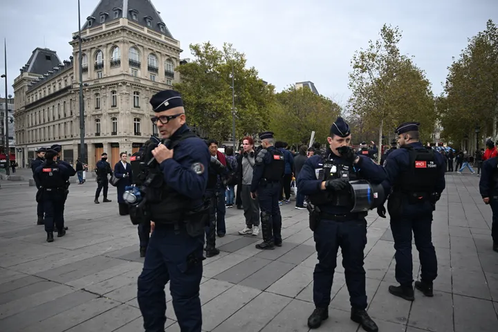 Début des mobilisations sous tension en France