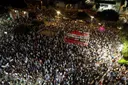 יותר מ-100 אלף הפגינו בתל אביב בדרישה להקים ועדת חקירה ממלכתית לאירועי 7 באוקטובר
