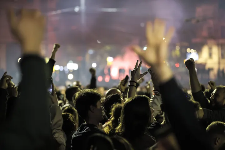 Hochrechnung: Studentenbewegung kommt bei Wahl in Serbien auf knapp 53 Prozent