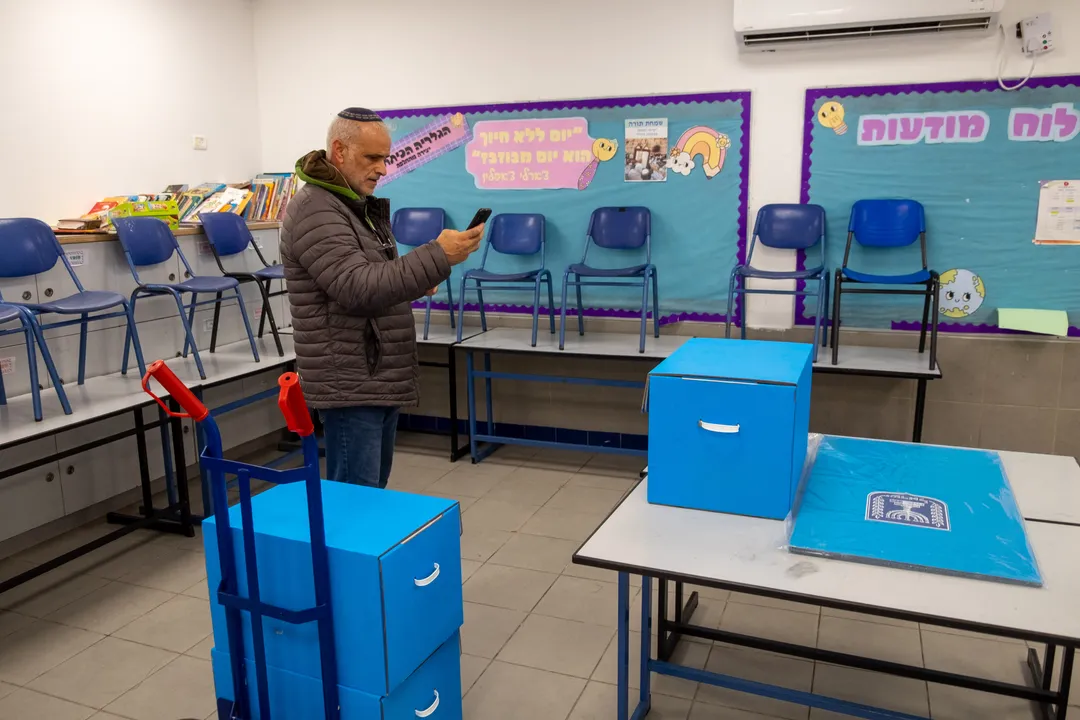 Izraelben megkezdődtek az általános választások
