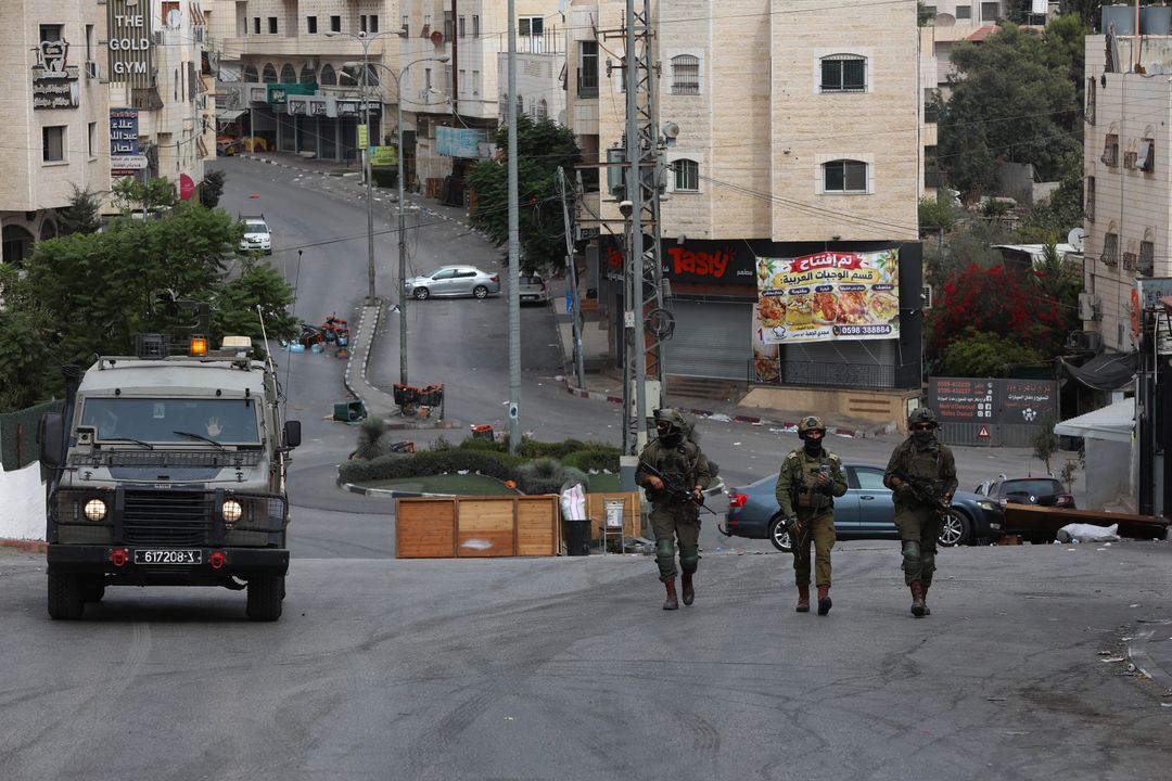Large Scale Roundabouts Israeli army offensive in Hebron displaces nearly 5,000 Palestinians ...