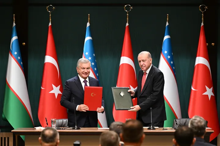 Törkiyä belän Üzbäkstan arasında 5 kileşü imzalandı