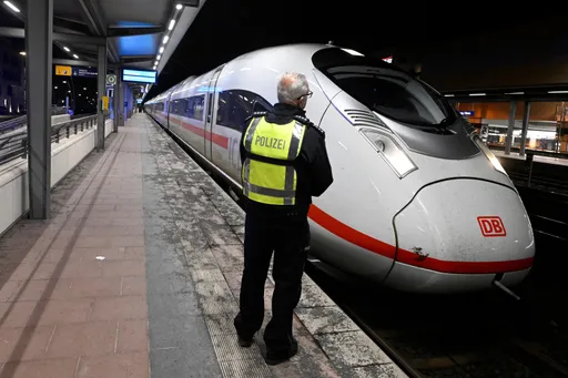 Störung des Bahnfunks legt vorübergehend Zugverkehr in ganz Deutschland lahm