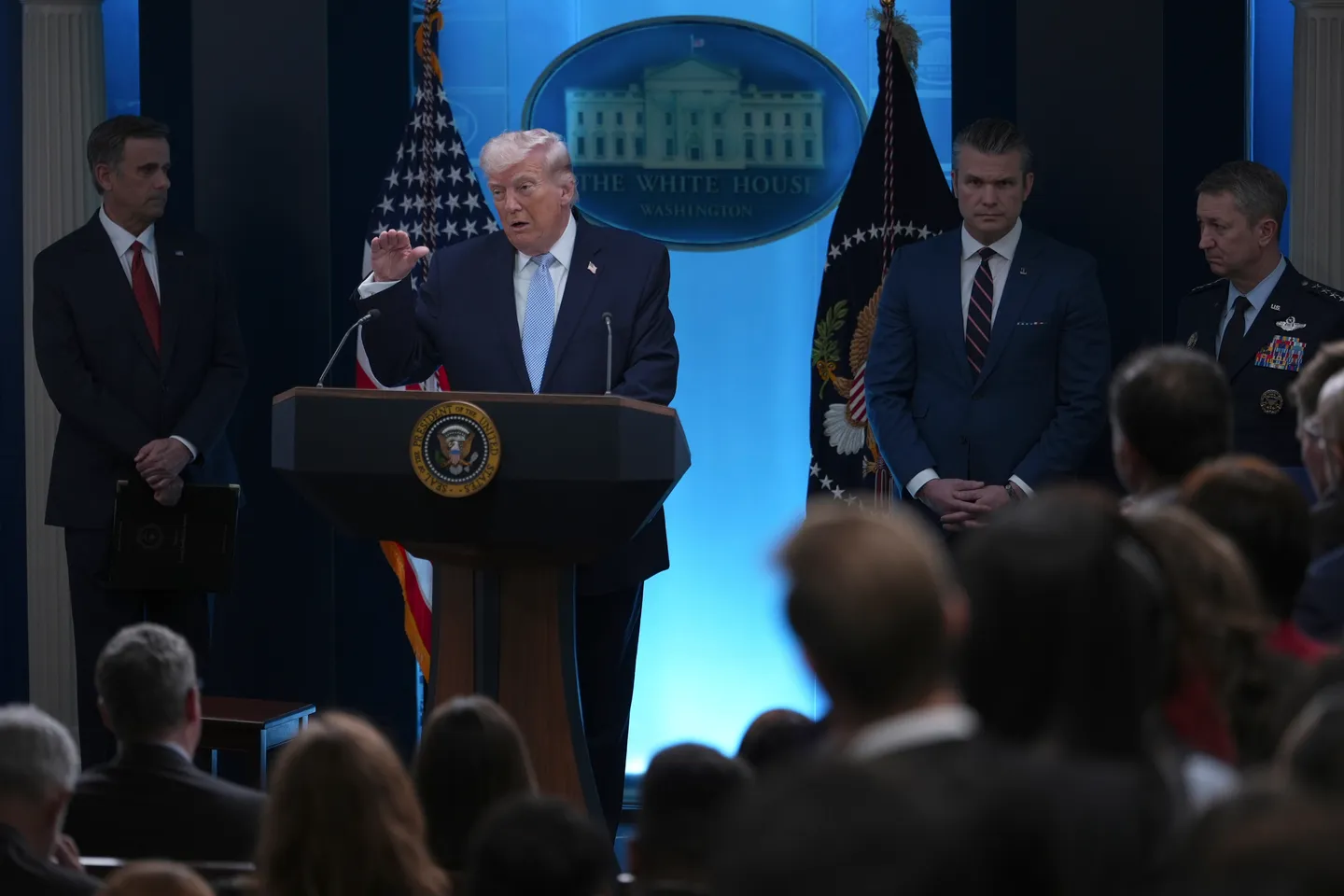 Trump njofton arritjen e marrëveshjes së paqes ShBA-Iran dhe rihapjen e Ngushticës së Hormuzit