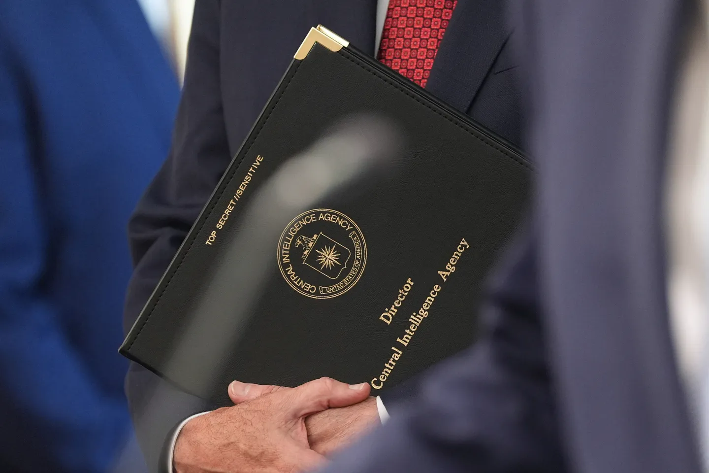 Bivši službenik američke vlade priznao krivicu za dijeljenje povjerljivih informacija