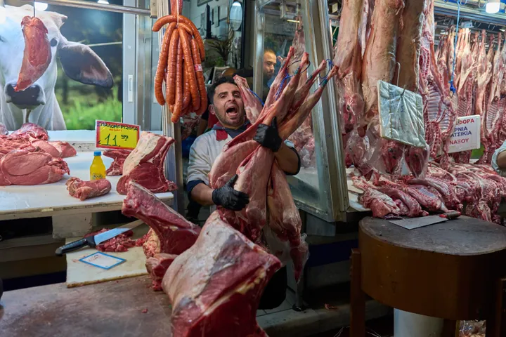 Гърция намалява цените на продуктите в супермаркетите в подкрепа на домакинствата
