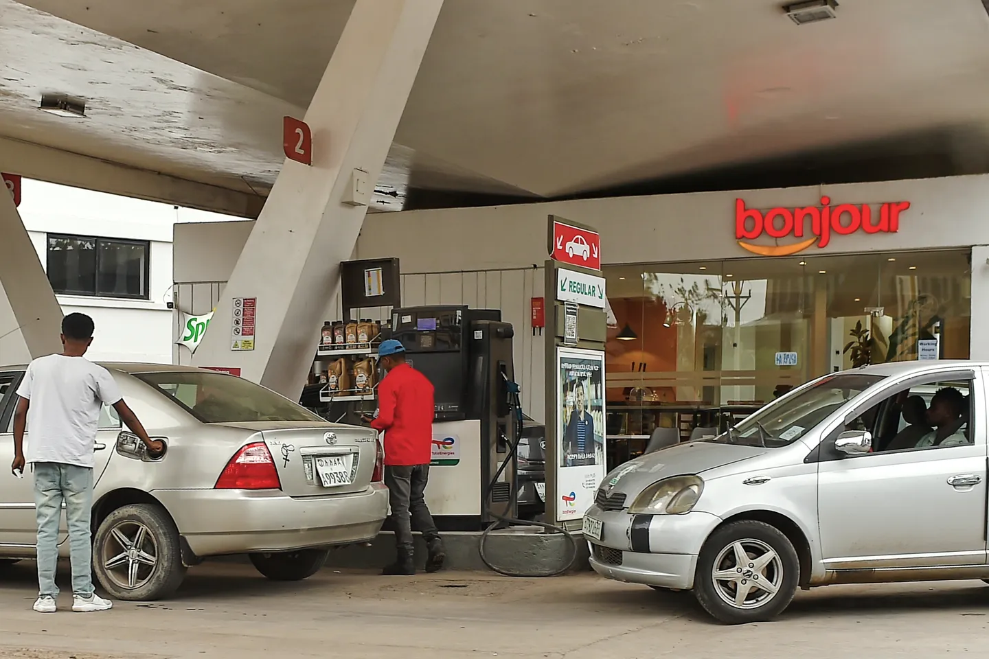 Fuel price shoot up by N100 for Nigeria as Dangote change lifting currency to dollar