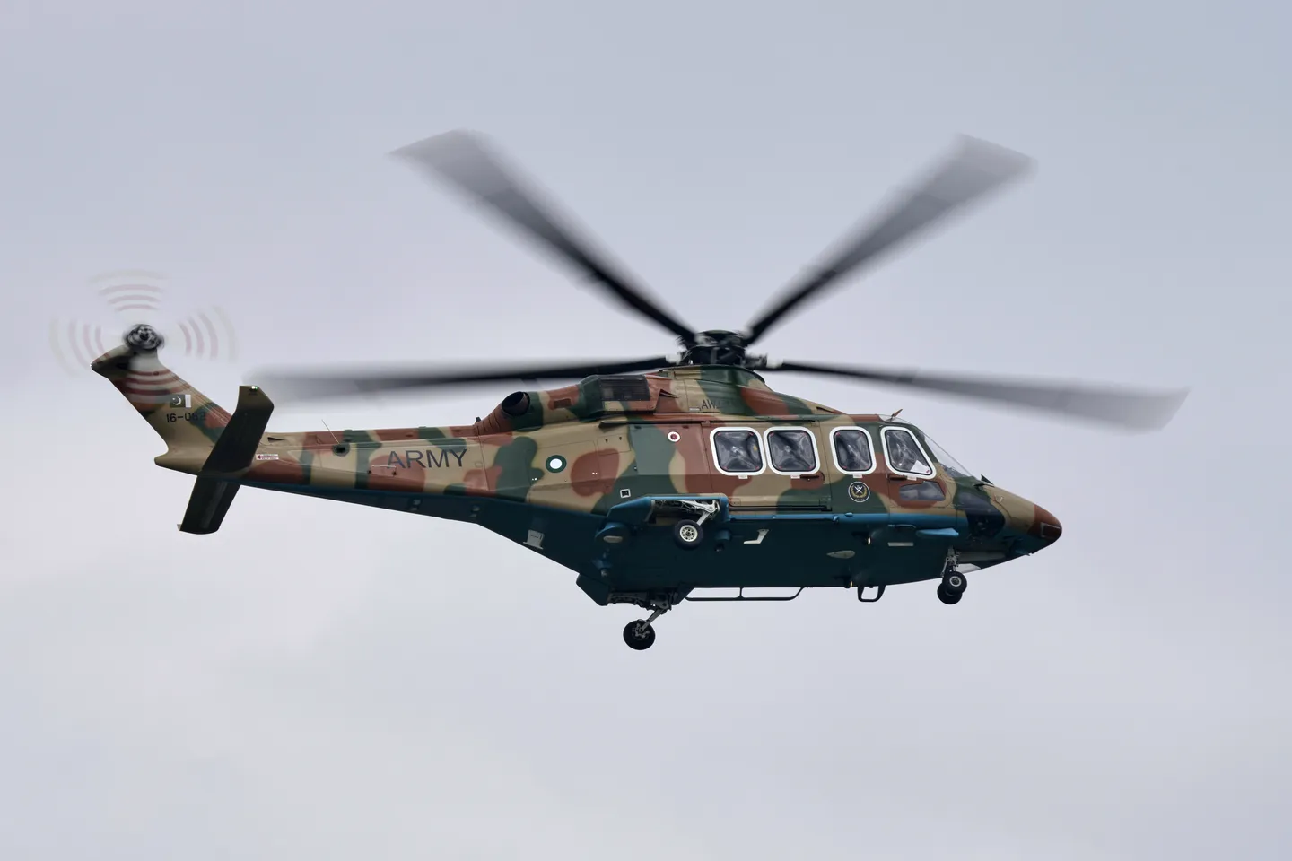 Nigeria don seal deal for 12 US attack helicopters