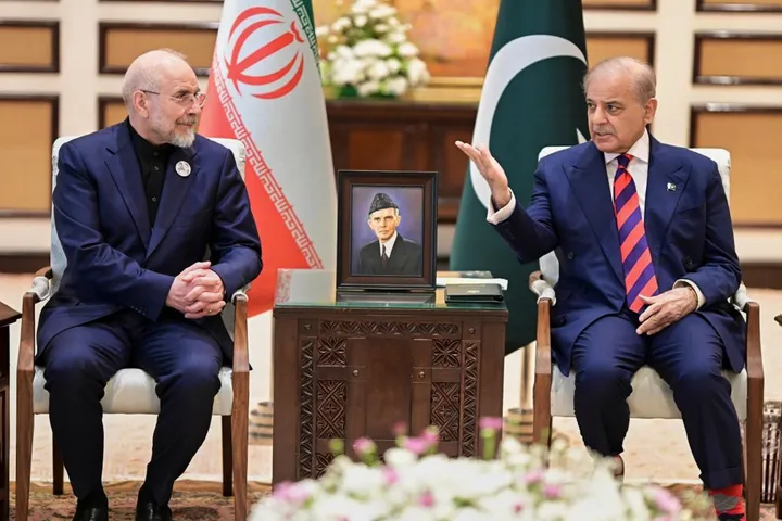 Pakistan sees US-Iran deal within 24 hours; Tehran says agreement unlikely on Sunday
