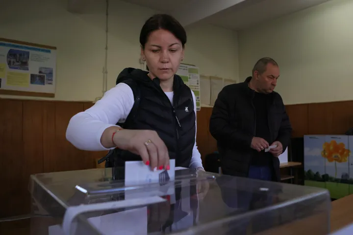 Bulgaria's presidential election heads to November 1 runoff