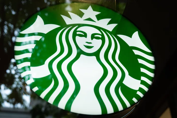 Starbucks wegen neuer Filialen in Xinjiang unter Druck