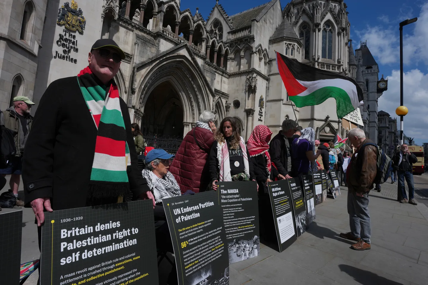 4 militants pro-palestiniens britanniques condamnés suite à un raid contre une usine israélienne