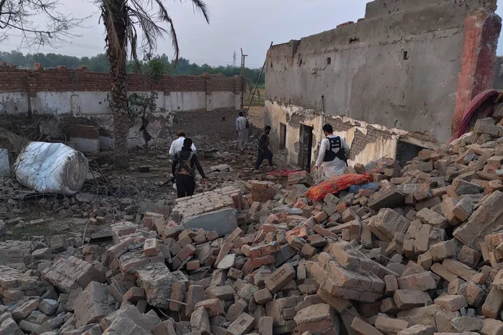 Pakistan police compound bombing kills 16, wounds more than 50