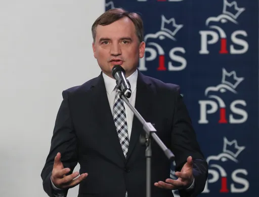 Prokuratura: Zbigniew Ziobro wyleciał do USA z Mediolanu