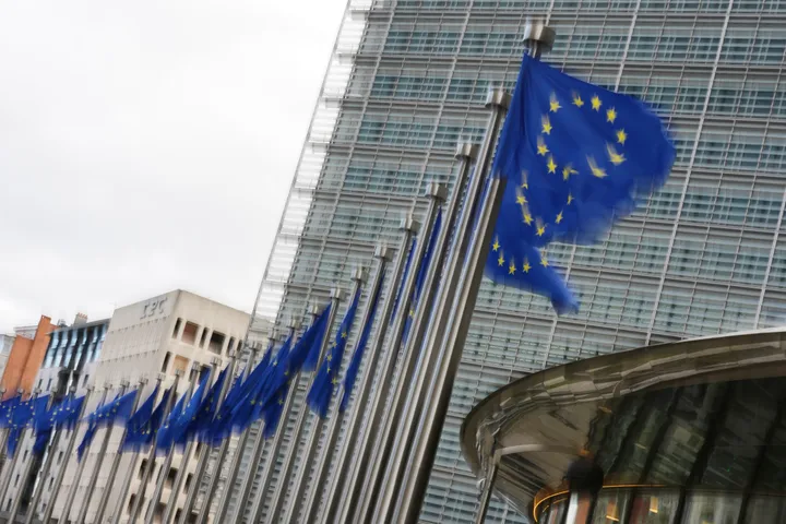 L’UE adopte un nouveau train de sanctions visant la flotte fantôme russe