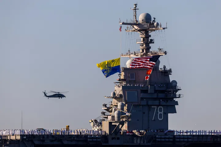 Un sénateur américain exige des explications sur le déploiement prolongé de l'USS Abraham Lincoln