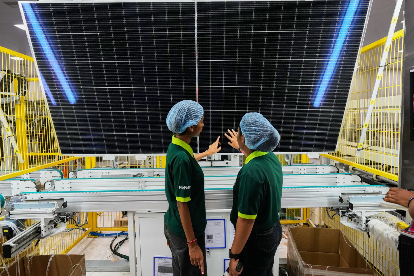 AS resmi tetapkan bea masuk tinggi untuk impor panel surya dari Indonesia