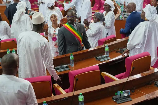 Sénégal : Le PASTEF, parti majoritaire, rejette le budget en commission