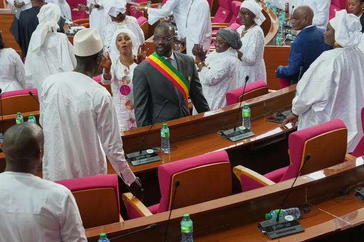 Sénégal : Le PASTEF, parti majoritaire, rejette le budget en commission