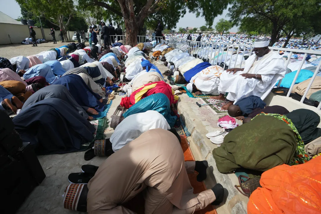 Sultan: Nigerian Christians, Muslims, no suppose dey insult each oda