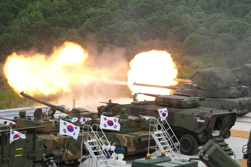 트럼프, 한미 연합훈련 축소 지시… 중국, 한반도 문제 ‘정치적 해결’ 촉구