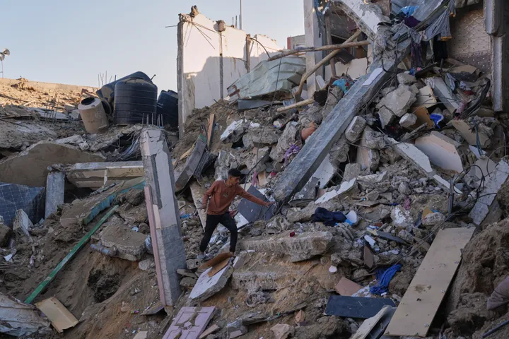 Sept Palestiniens blessés lors d'une frappe israélienne sur un immeuble résidentiel à Gaza