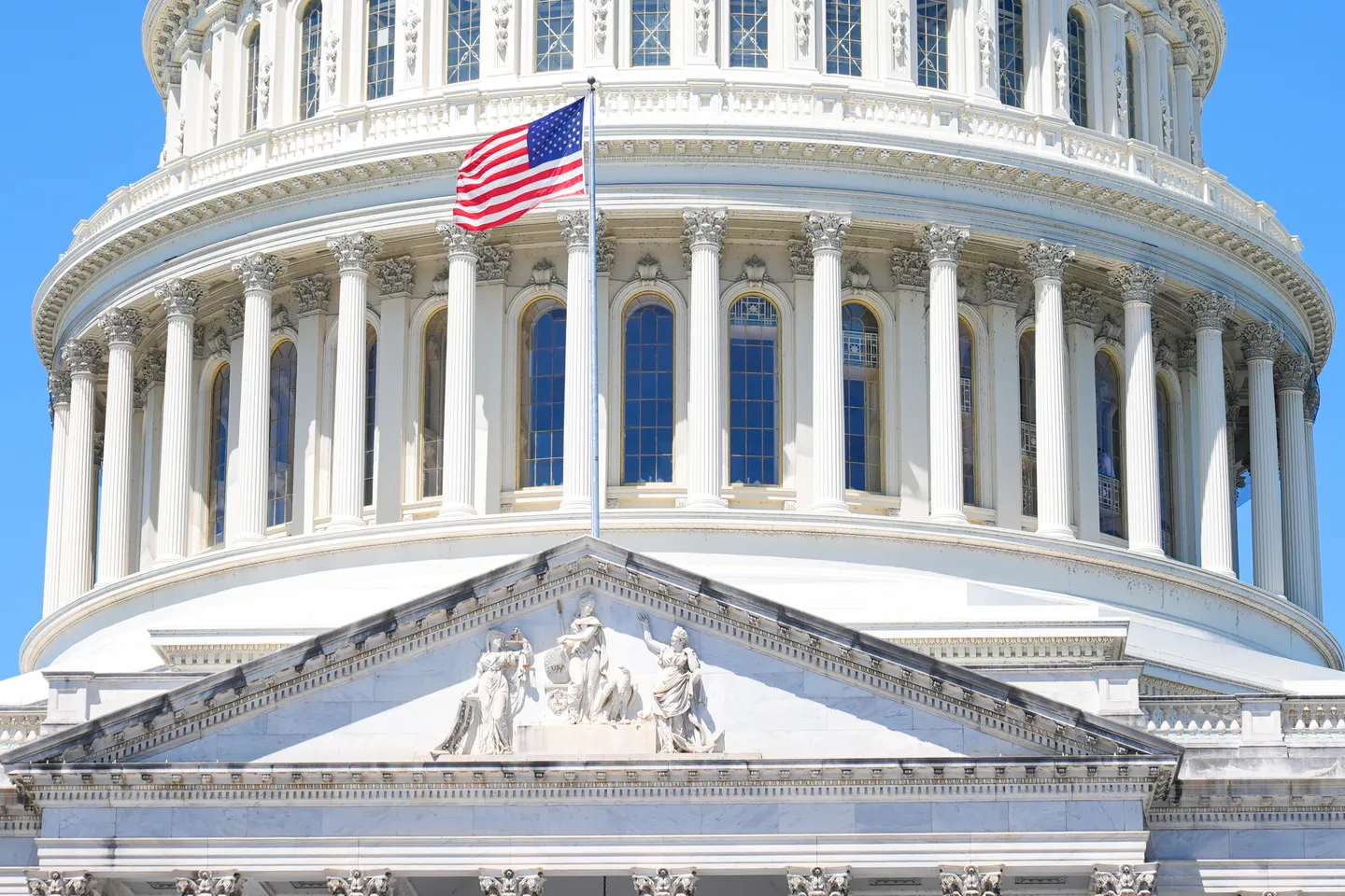 Bipartisan vote in US Senate passes funding bill to avoid a government shutdown